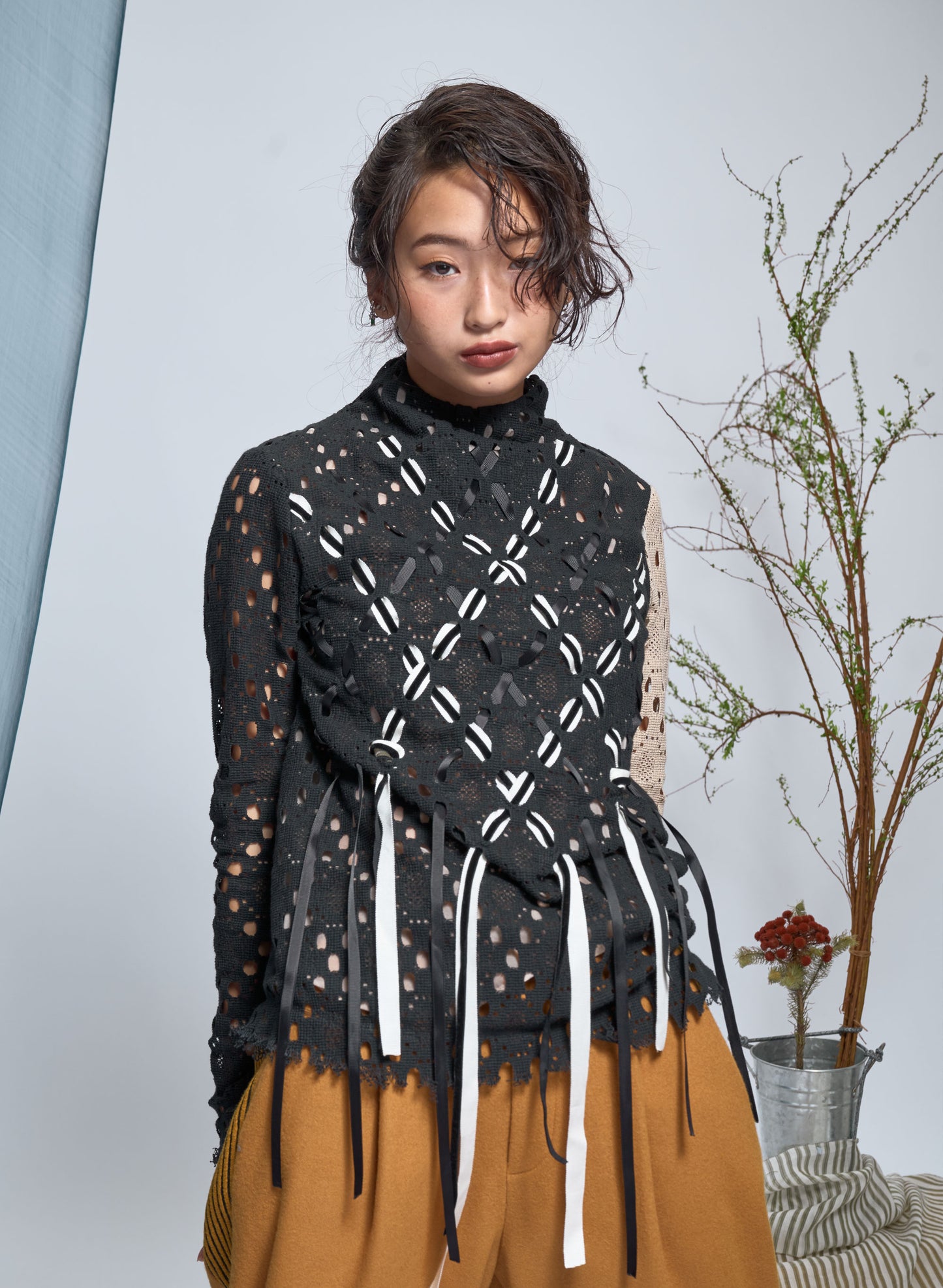 Black Cross-Weaving Top