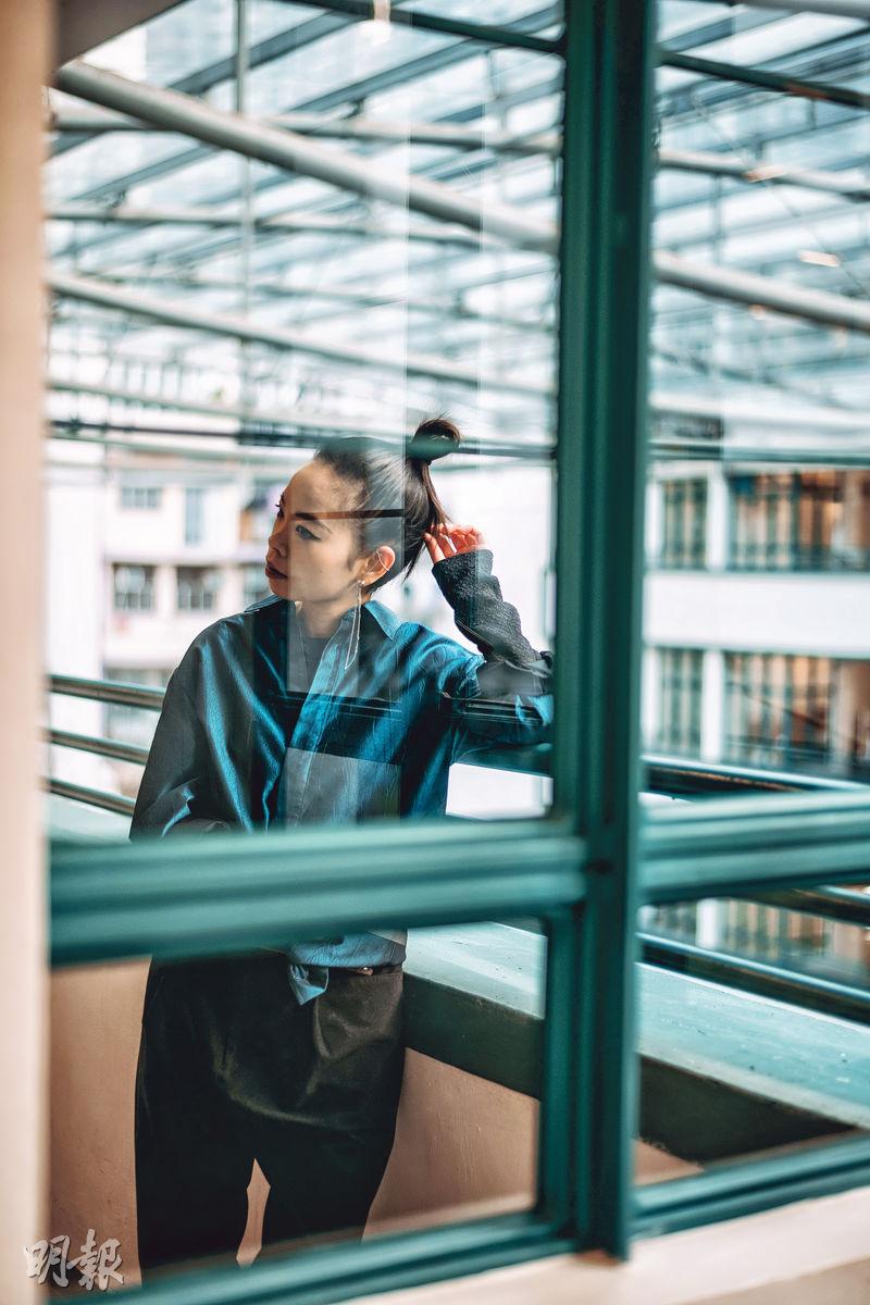 明報副刊：Hear SHE Says：透過時裝說話 // Mingpao Daily News – Hear SHE Says: Expression through Fashion