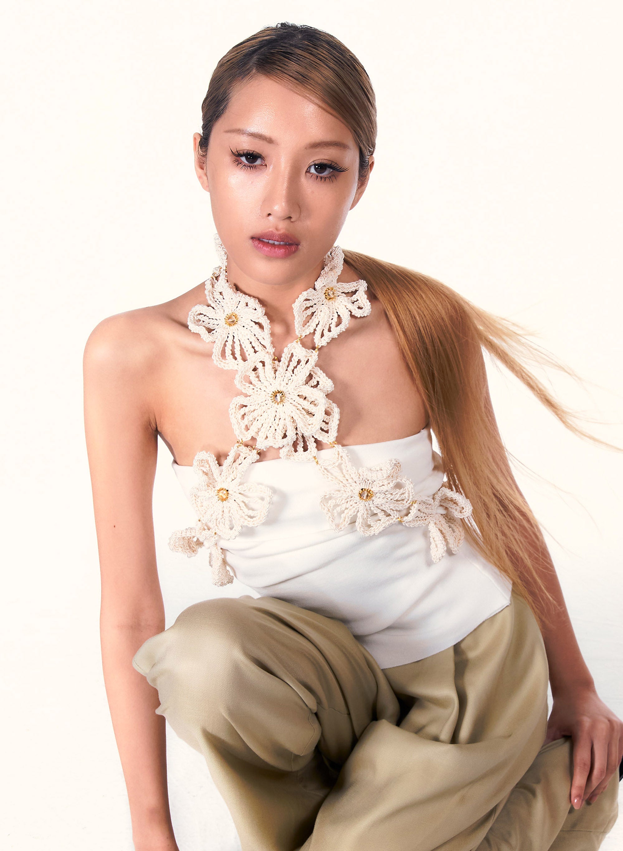 Crochet Floral Halter Collar Scarf (Off-White)