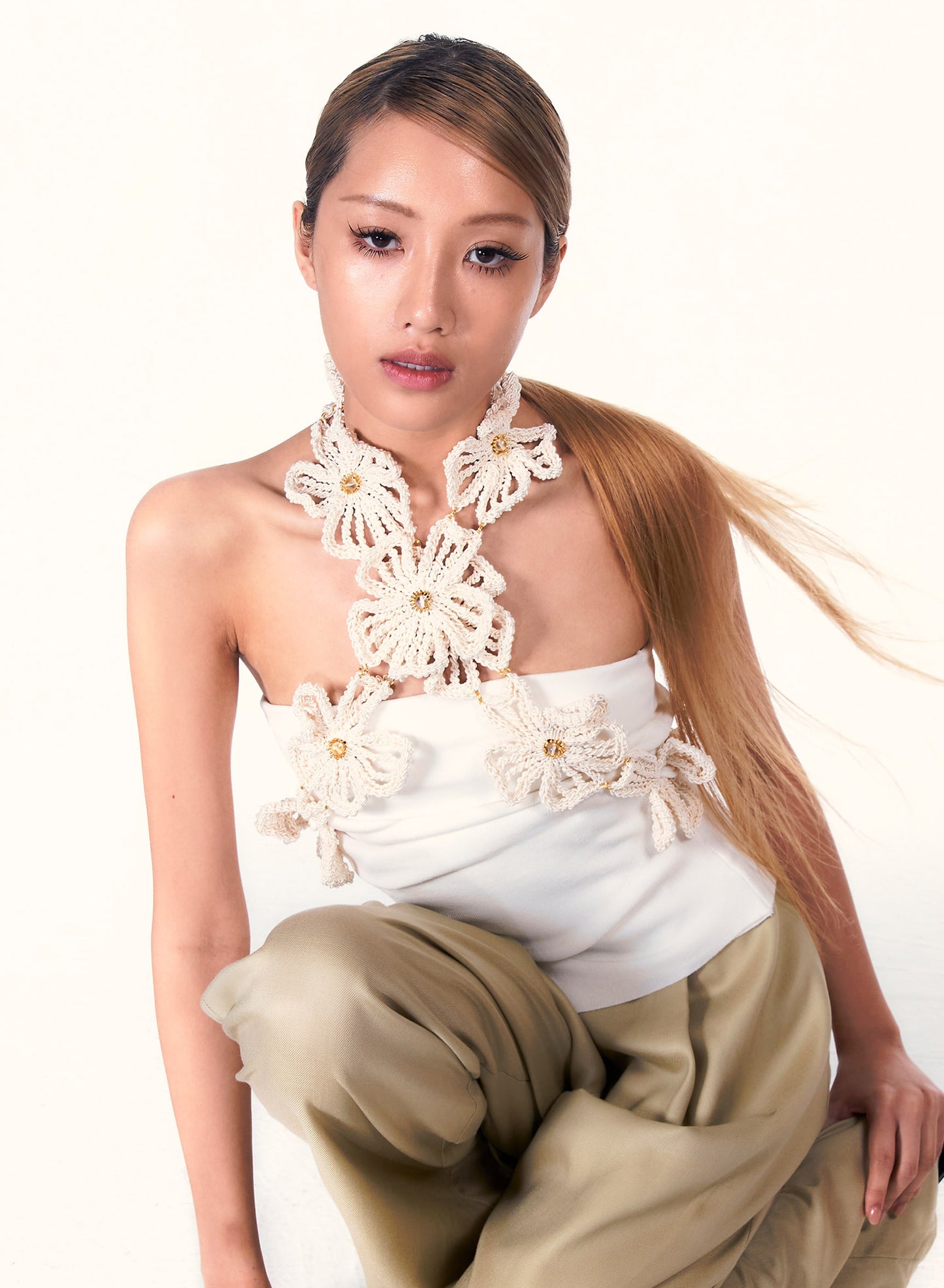 Crochet Floral Halter Collar Scarf (Off-White)