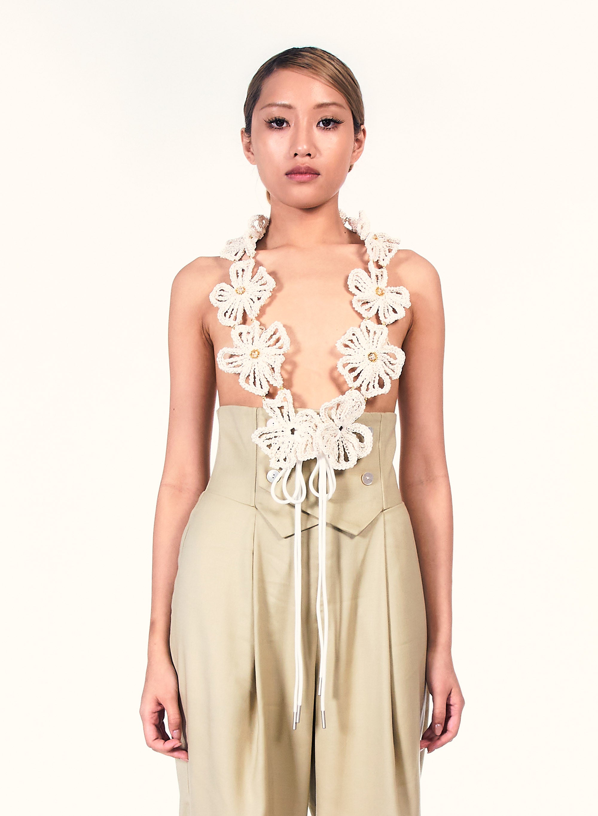 Crochet Floral Halter Collar Scarf (Off-White)